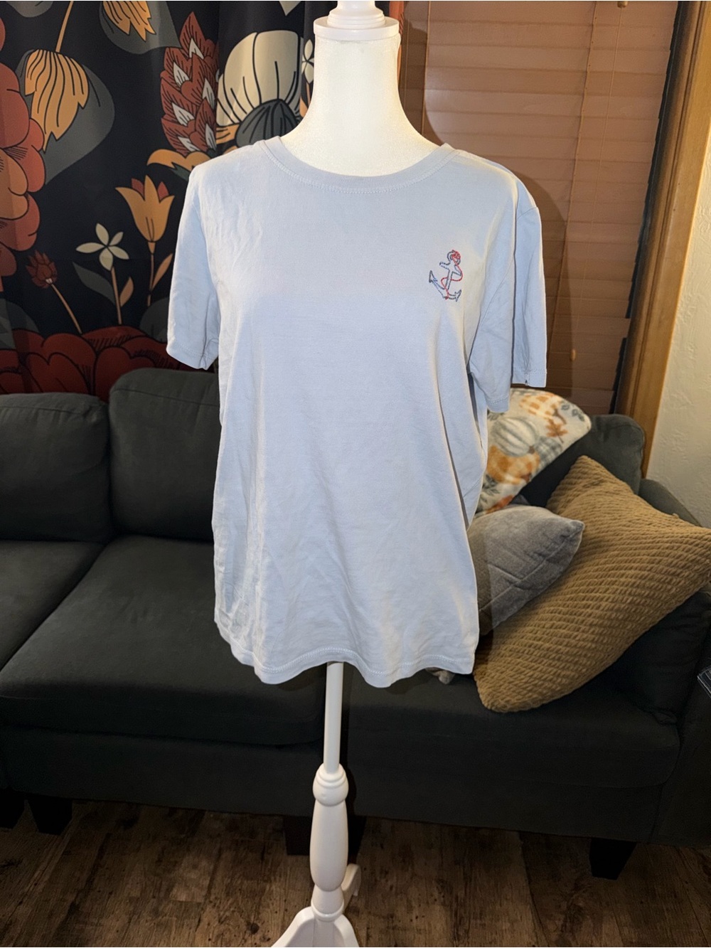 C&C California size medium tee shirt embroidered anchor light blue